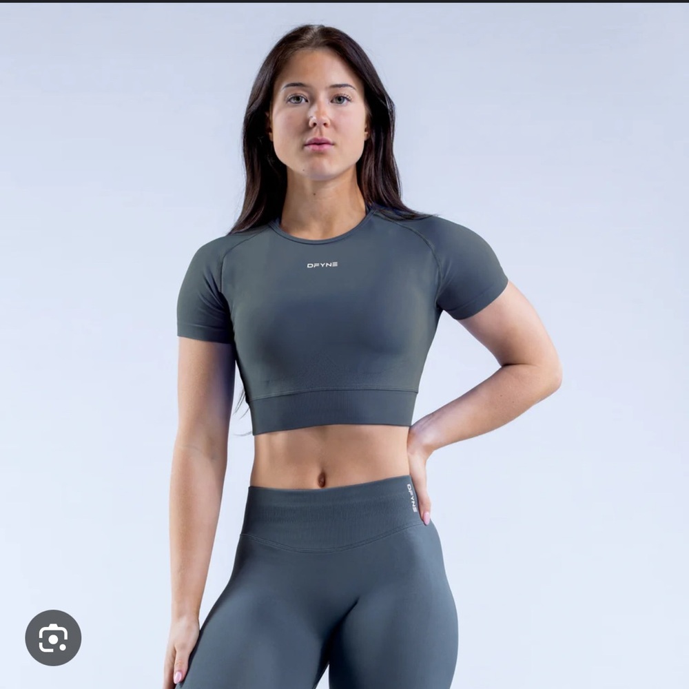 Impact 4.5 Set- Crop top & shorts